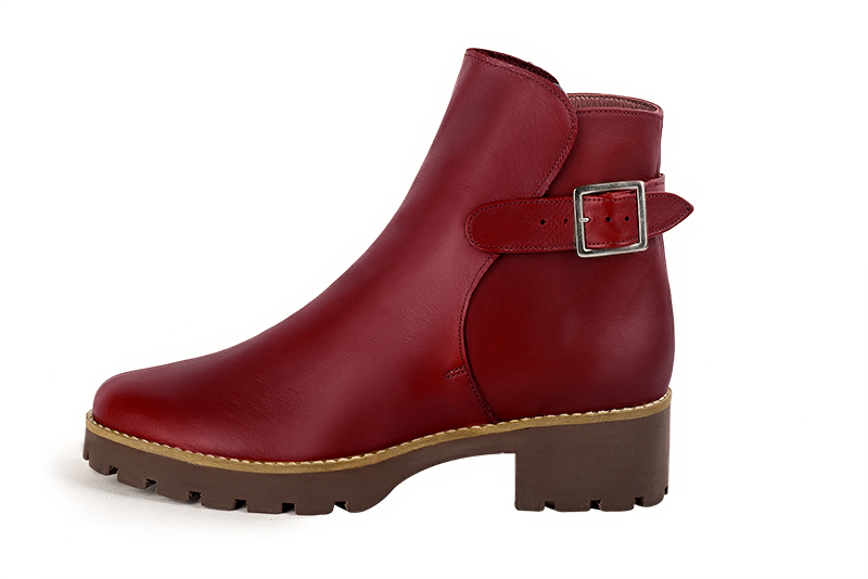 Cardinal red women's ankle boots with buckles at the back. Round toe. Low rubber soles. Profile view - Florence KOOIJMAN